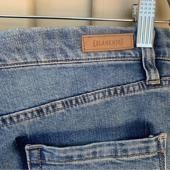 Blank NYC Wedge Shorts Distressed Denim Cutoff Shorts women’s Size 28 - Picture 7 of 11